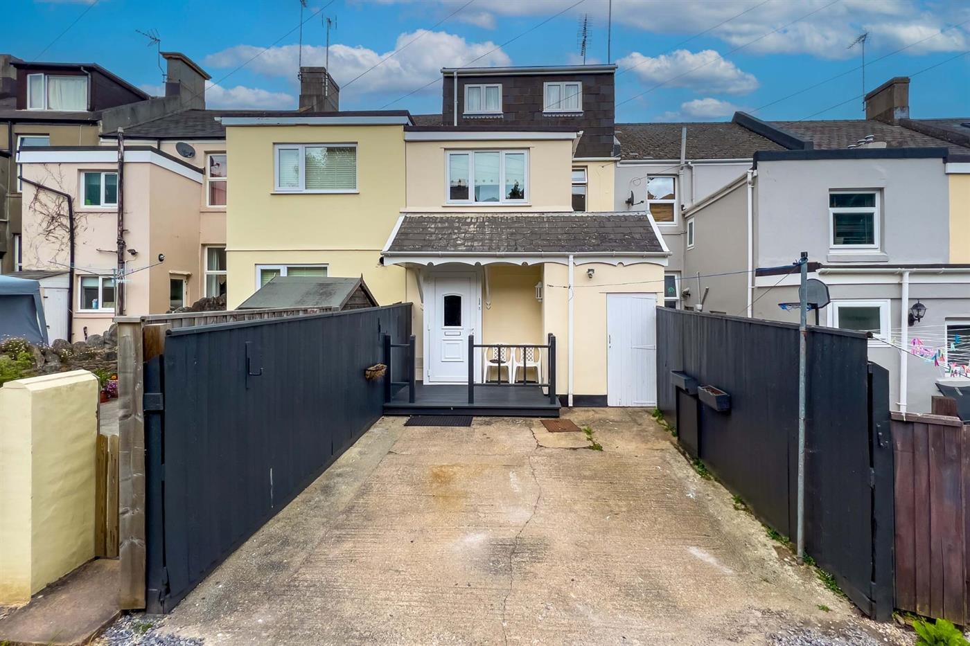 3 Bedroom Apartment to Rent: Babbacombe Road, Torquay, TQ1 3SX