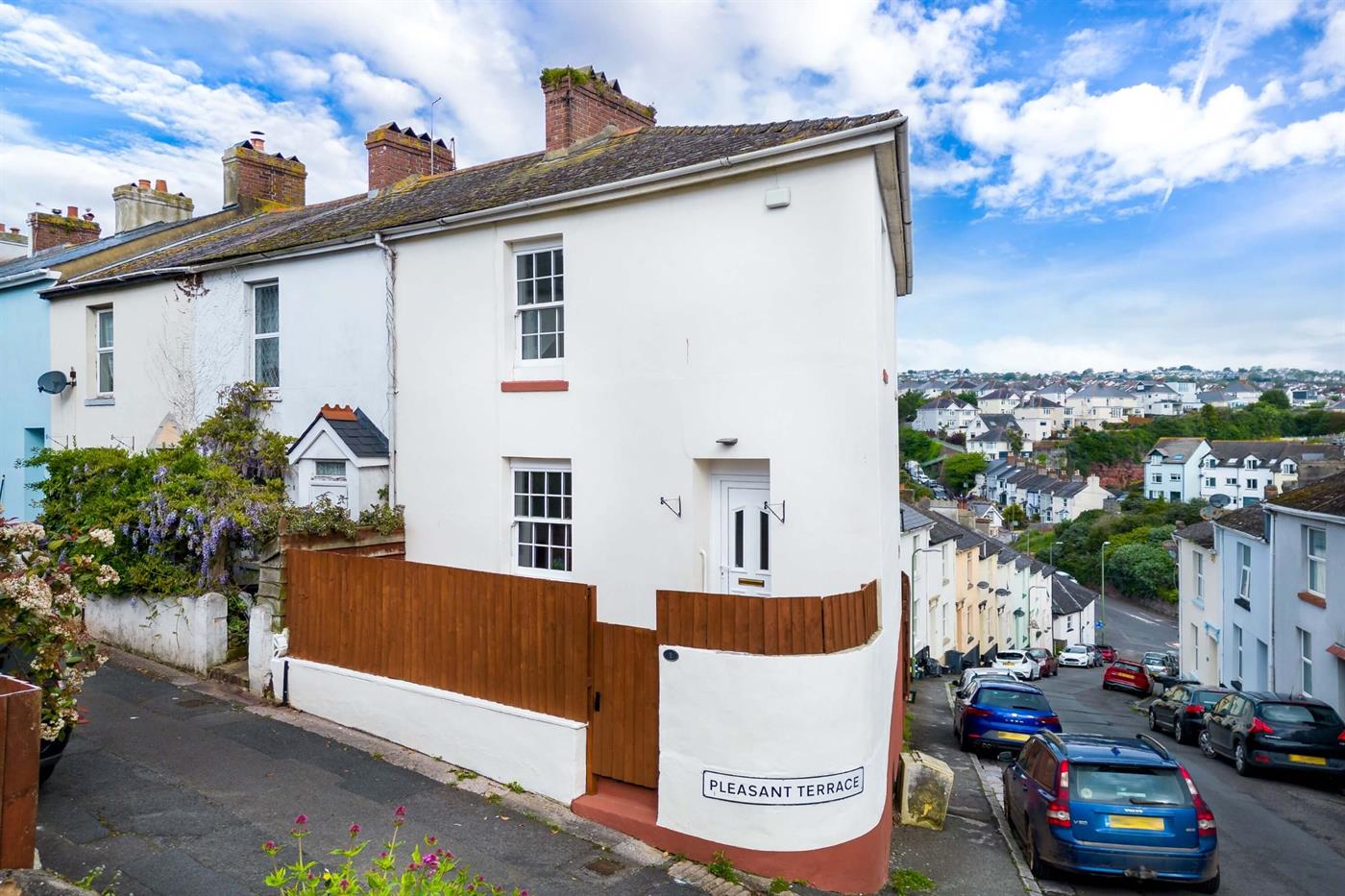 3 Bedroom End of Terrace House for Sale: Pleasant Terrace, Colley End Park, Paignton, TQ3 3DA