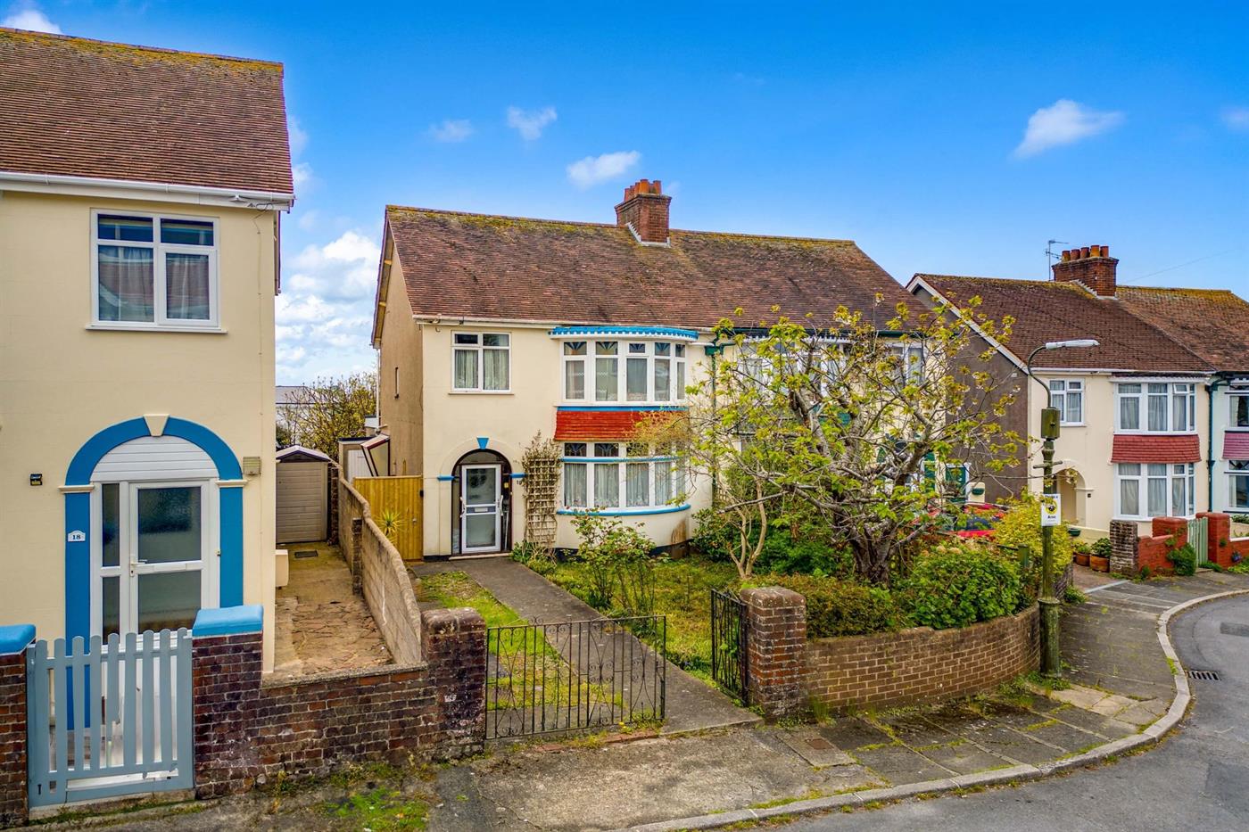 3 Bedroom Semi-Detached House for Sale: Cedar Court Road, Torquay, TQ1 3HH