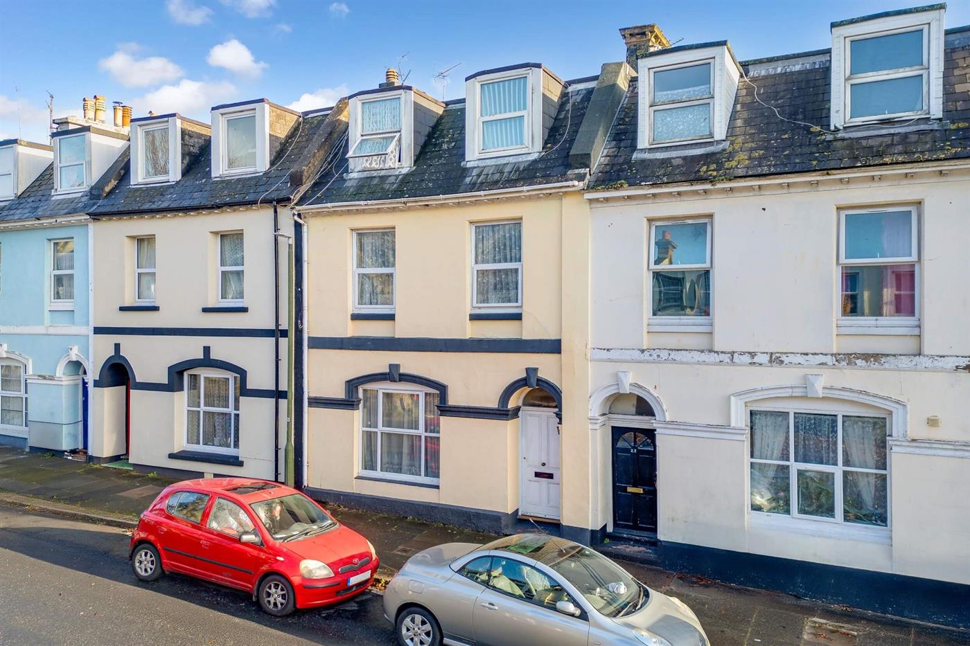 6 Bedroom Terraced House for Sale: Bampfylde Road, Torquay, TQ2 5AR